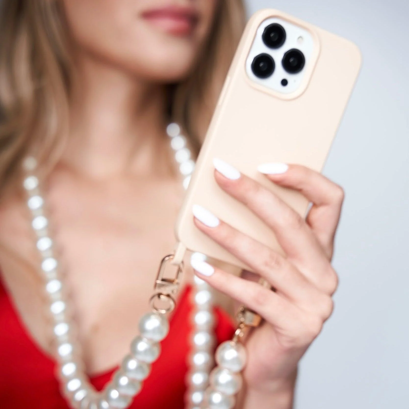 Maxi Pearl Phone Chain - Image 7